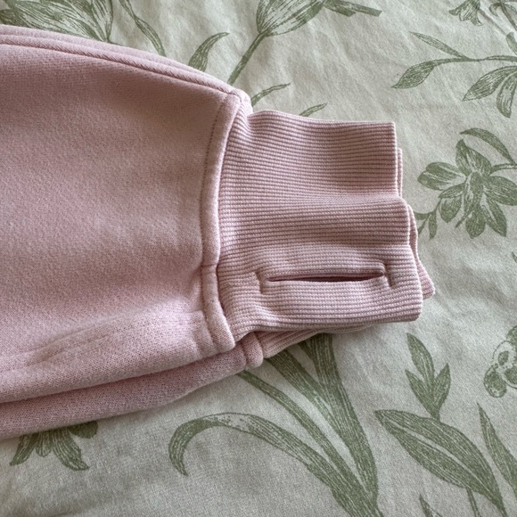 Lululemon Scuba Hoodie - Picture 4 of 7